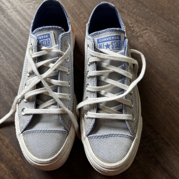Converse - Picture 1 of 3